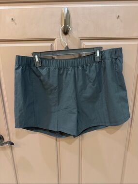 Columbia Women's Dark Gray Athletic Pull-On Shorts